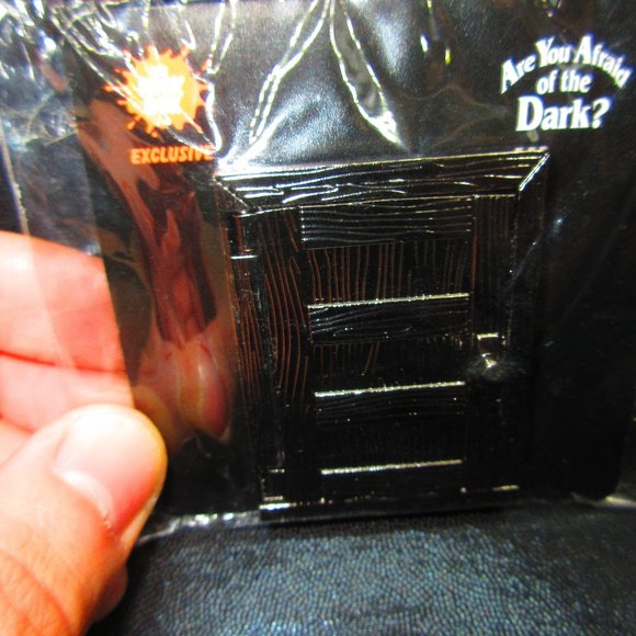 NEW Nick box 2018 exclusive Are you afraid of the Dark Tale Of Unlocked Door Pin - Picture 1 of 5